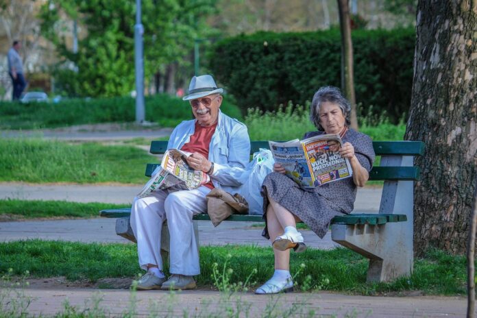 grandparents-2807673_1280
